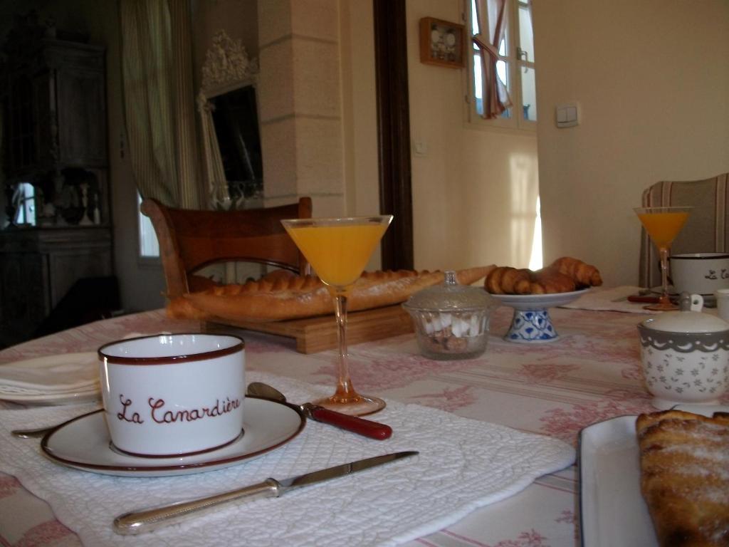 Ferme De La Canardiere ช็องตียี ภายนอก รูปภาพ